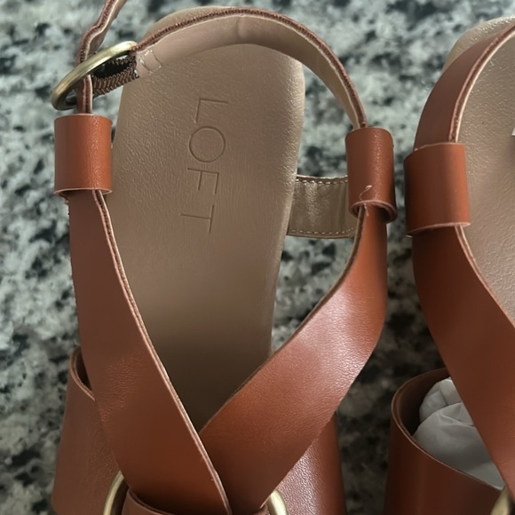 Loft wedge sandals in a size 6 in women. - Picture 3 of 7